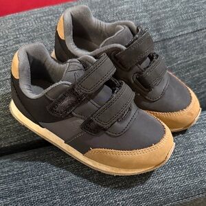 Cat & Jack Kids Black and Tan Sneakers